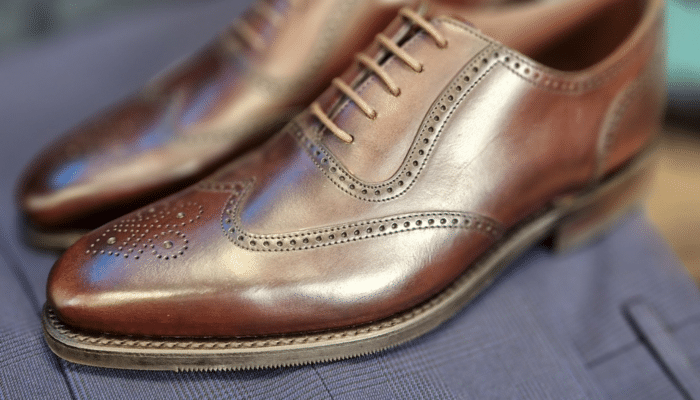 How to Choose the Right Shoes for Your Wedding Suit: A Groom's Guide